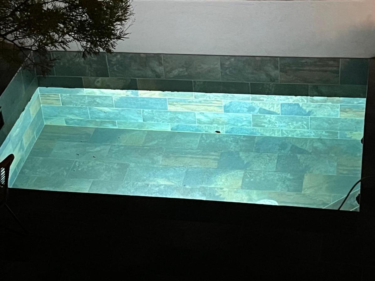 Apartment Bord De + Piscine *